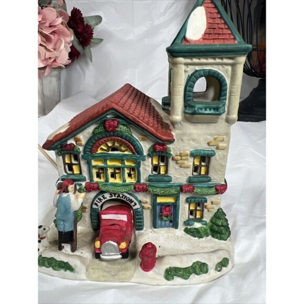Vintage Victorian Village Collectibles 1999 Fire Station No. 7‎ Christmas Decor